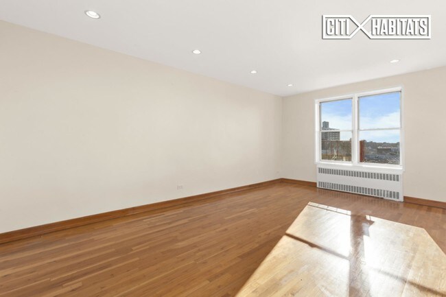 Foto del edificio - 1345 E 4th St