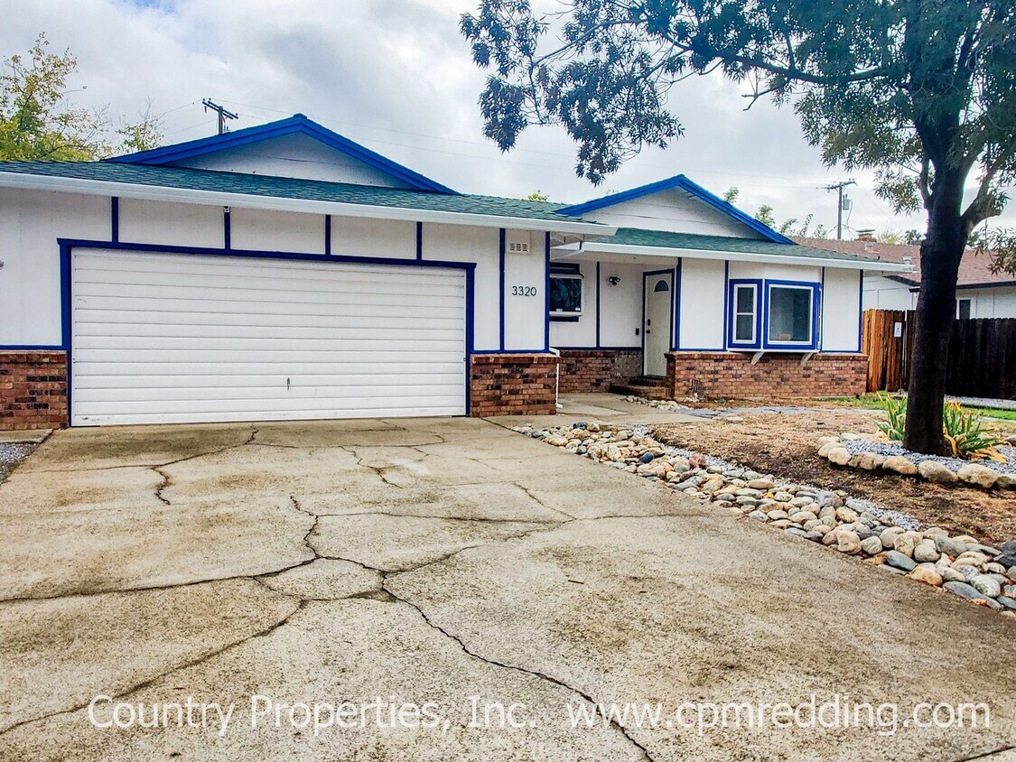 Primary Photo - Spacious 3-Bedroom House with Gated Pool i...