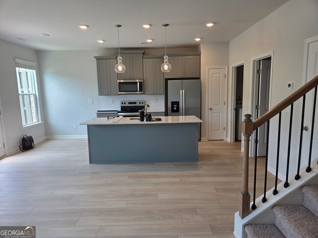 Building Photo - 308 Shine Dr