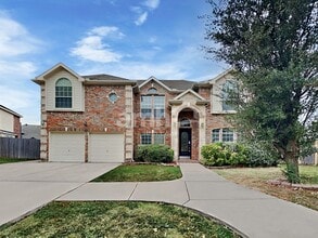 Building Photo - 114 Pinedale Dr