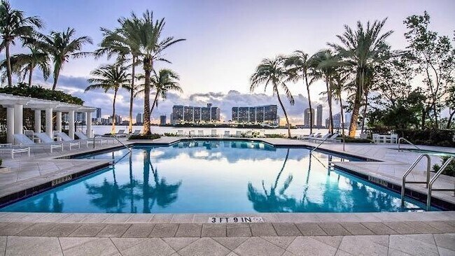 Foto del edificio - 3225 NE 184th St