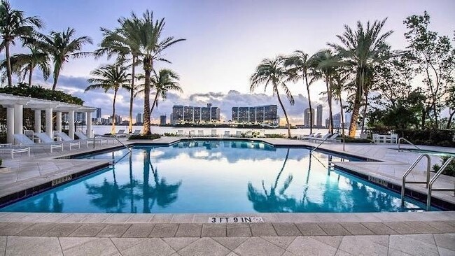 Building Photo - 3225 NE 184th St