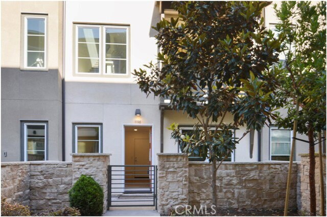 Building Photo - 1195 Doheny Way