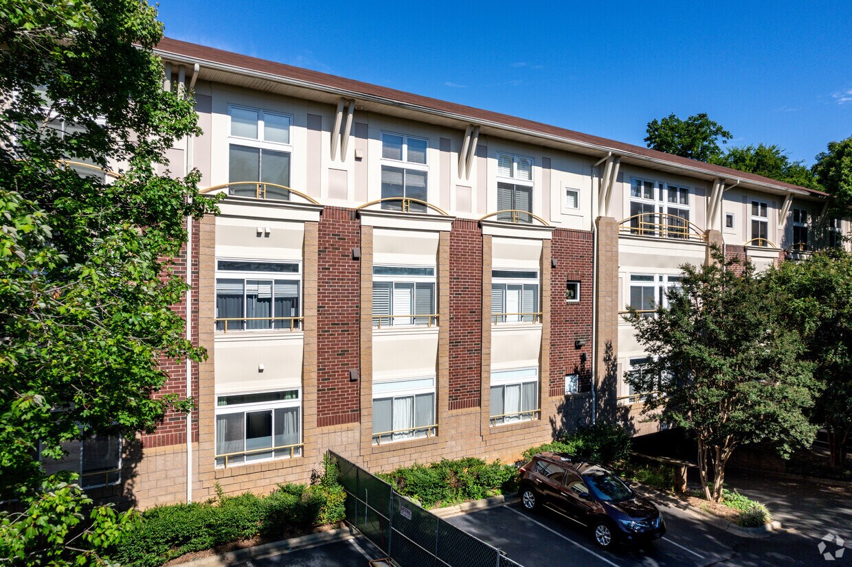 Foto principal - Lofts at Elizabeth