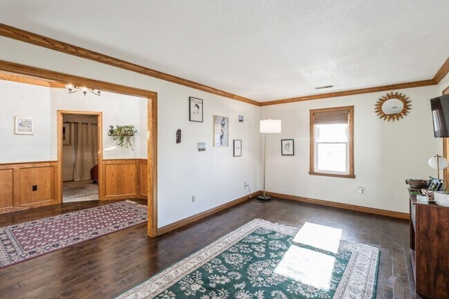 Foto del edificio - CHARMING RANCH!! 2 Bed, 1 Bath Home in Urbandale