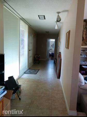 Building Photo - 5761 Sycamore Ave