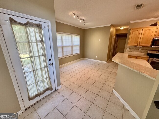 Building Photo - 431 Whitewater Tr