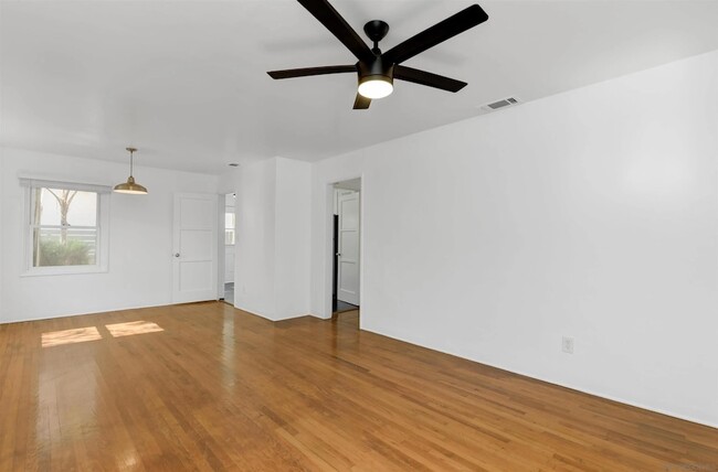 Building Photo - 4774 College Ave