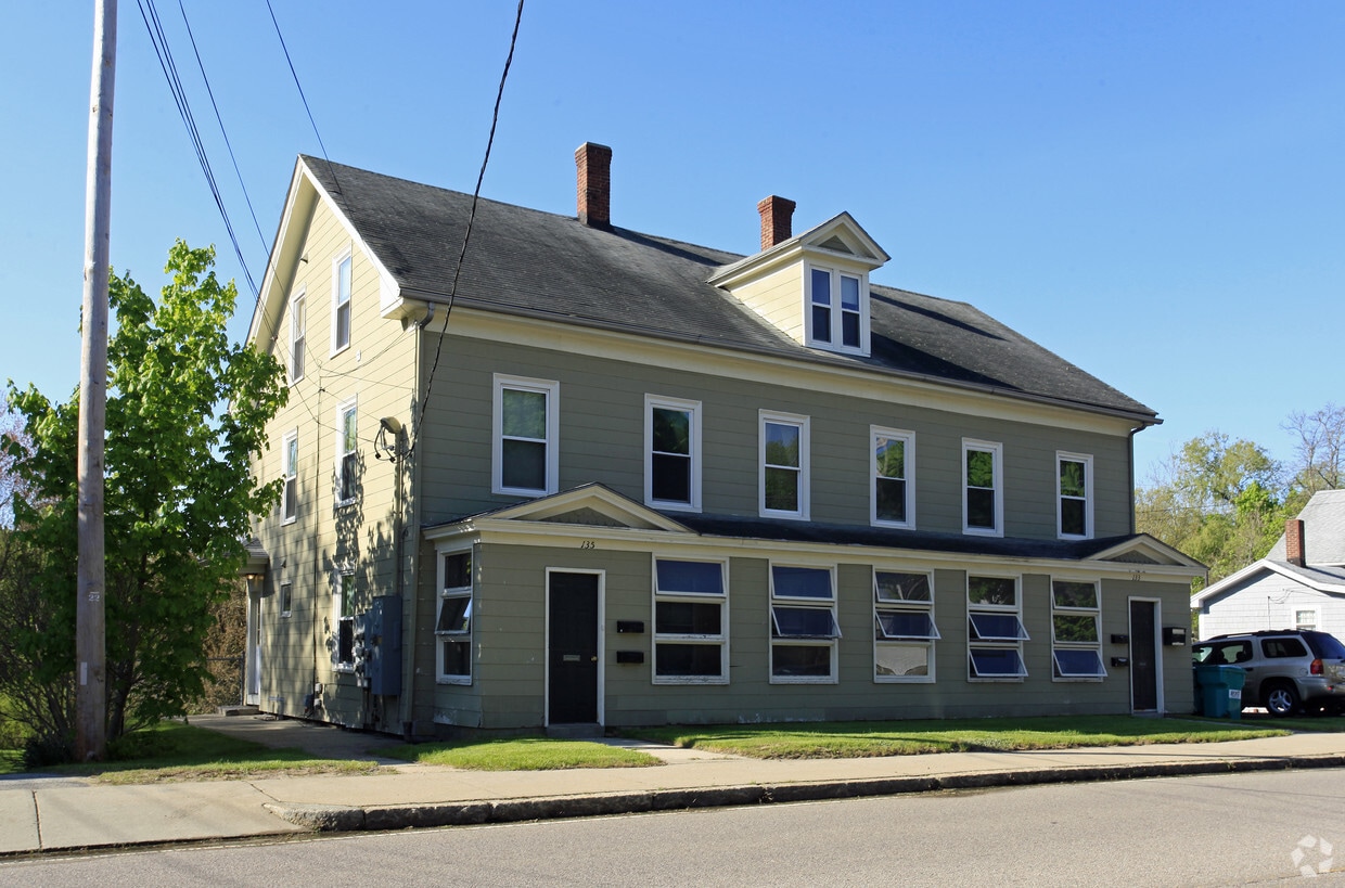 Foto del edificio - 135 Mendon St
