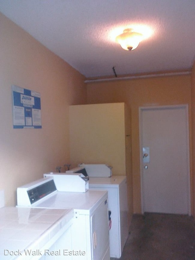 Building Photo - 1656 Lomita Blvd