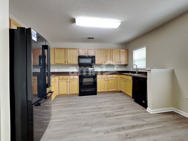 Building Photo - 156 Wildberry Ln