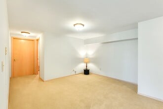 Building Photo - 314 Highland Dr