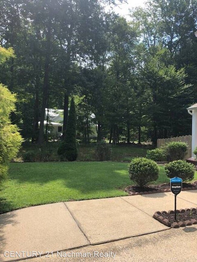 Building Photo - 5 br, 3.5 bath House - 200 Robin Hood Drive