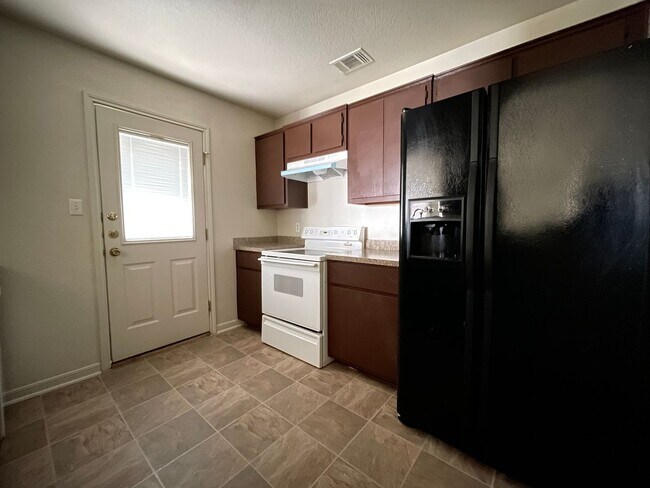 Building Photo - 2701 Vernice Loop