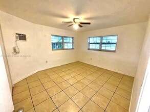 Building Photo - 1450 NE 171 St