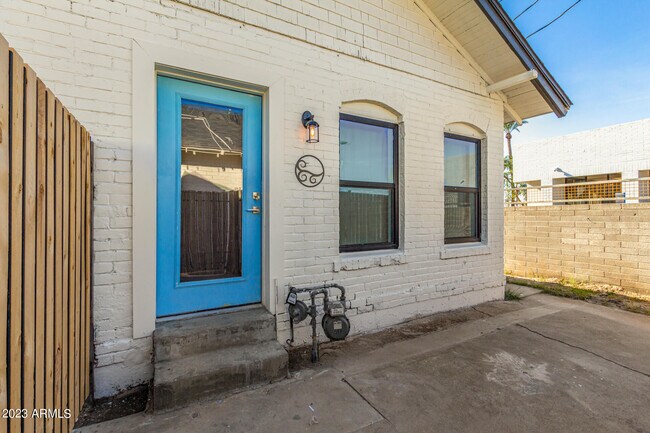 Building Photo - 310 N 18th Ave