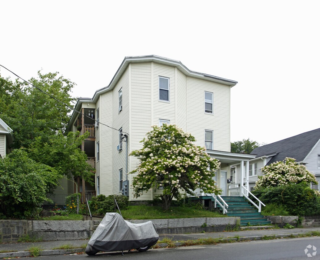 Foto del edificio - 320-326 N Main St
