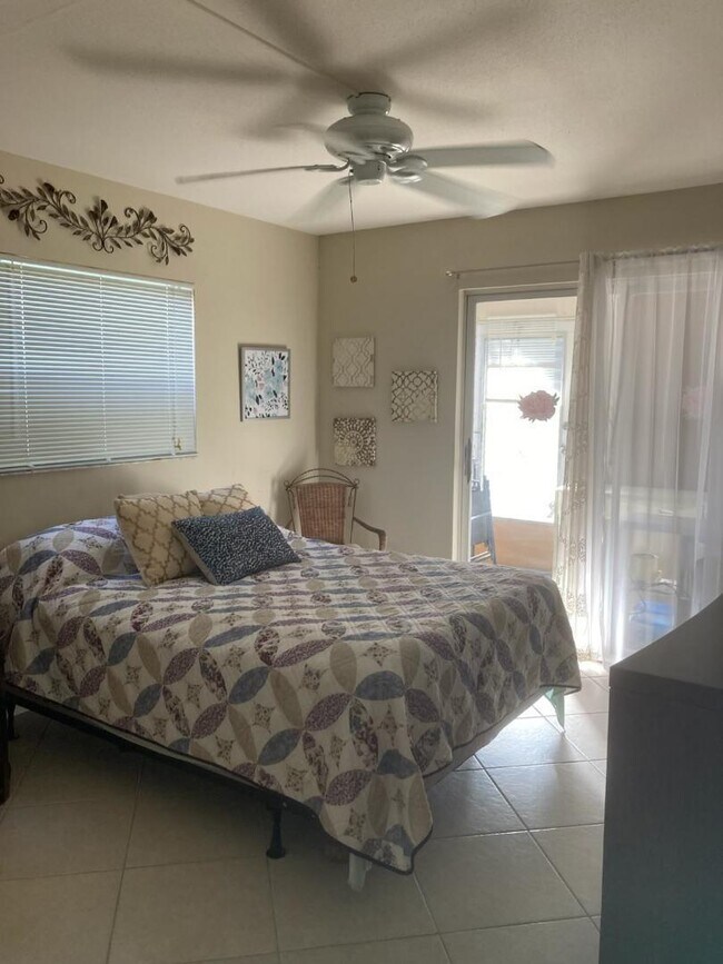 Foto del edificio - 445 Saxony Way