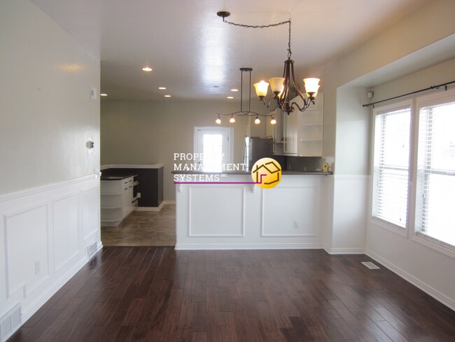 Building Photo - 4 Bedroom South Jordan Home in Daybreak!