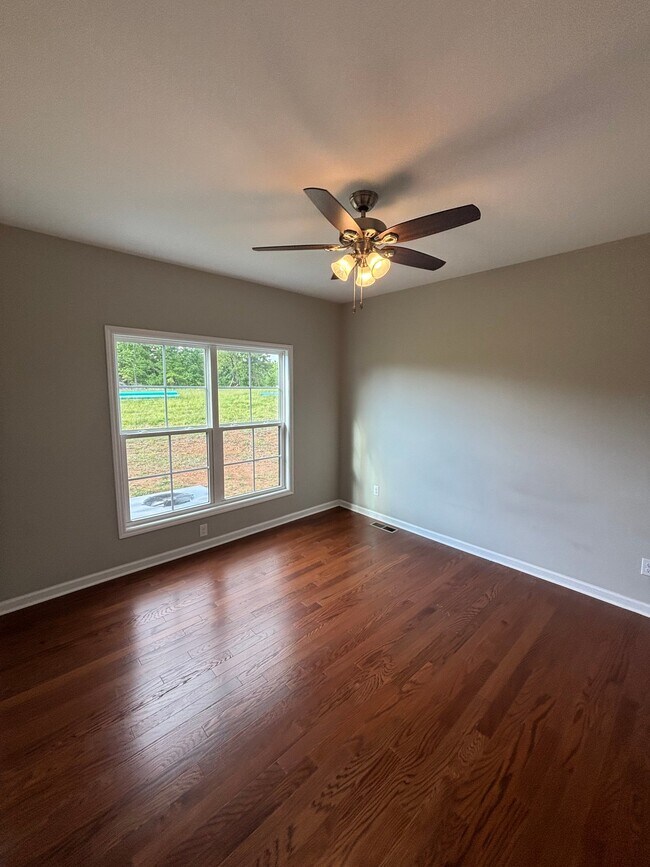 Building Photo - 217 Cherokee Dr