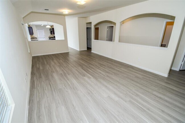 Building Photo - 5422 Plantation Forest Dr
