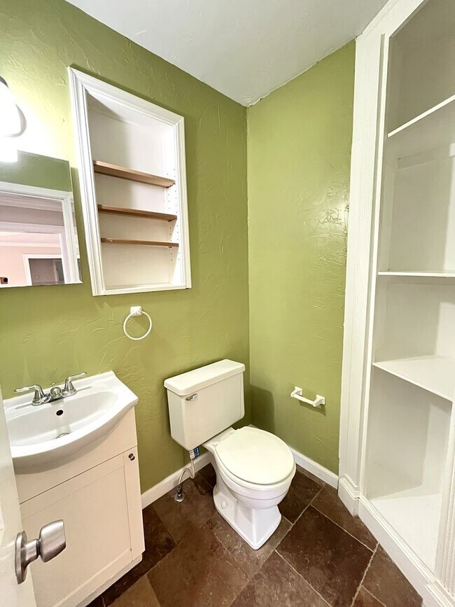 Building Photo - Cute 2 Bed 1.5 Bath in Bethany