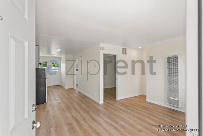Building Photo - 2912 Otis St