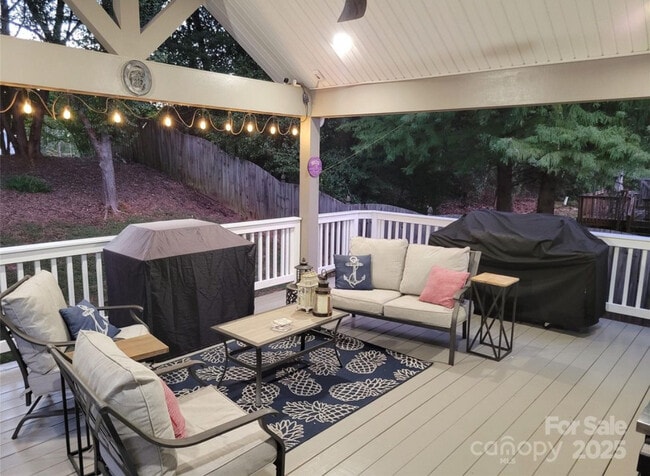 Building Photo - 3806 Cassidy Dr