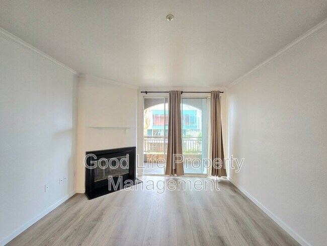 Foto del edificio - 9253 Regents Rd