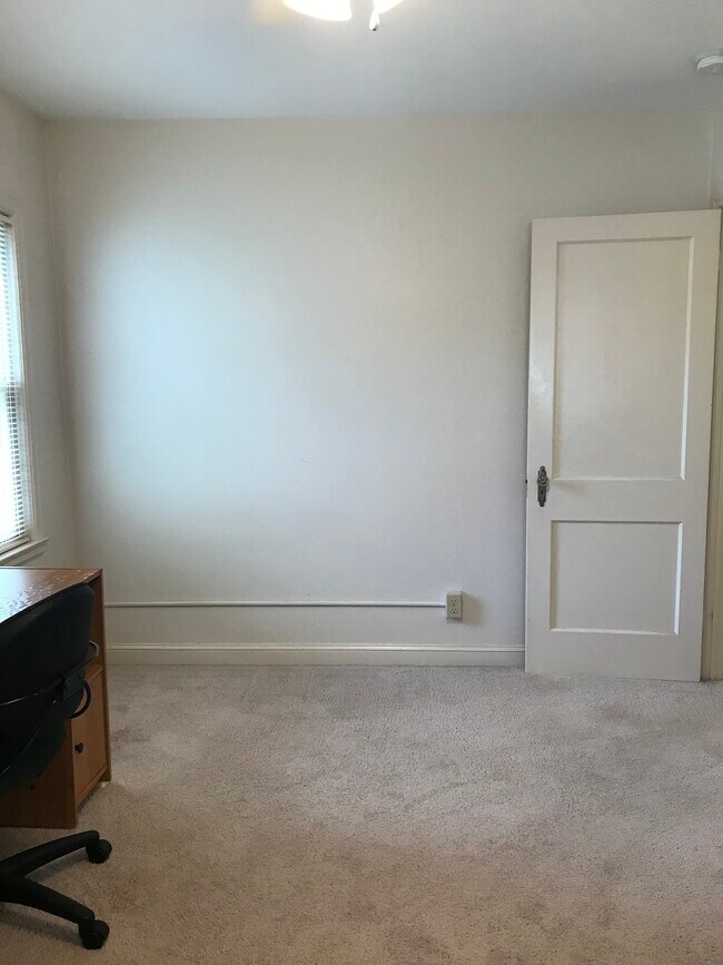MAIL FLOOR BEDROOM - 256 Brimhall St
