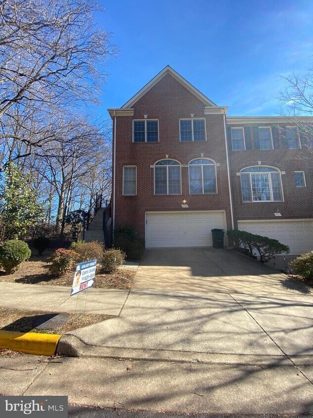 Primary Photo - 2701 Chanbourne Way