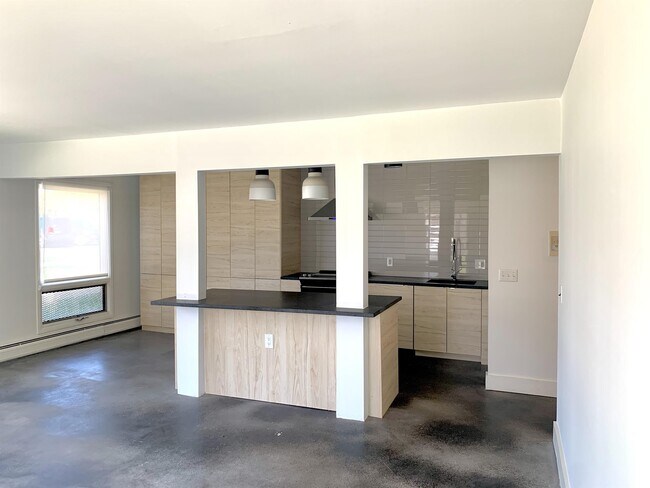 Building Photo - 1555 Cherboneau Pl