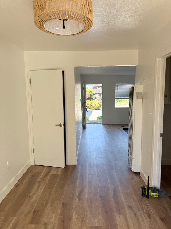 Foto del edificio - 5043 Wilder Dr