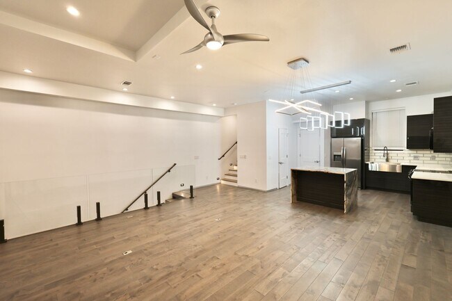 Foto del edificio - 902 Montana St
