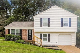 Building Photo - 876 Highland Terrace NE