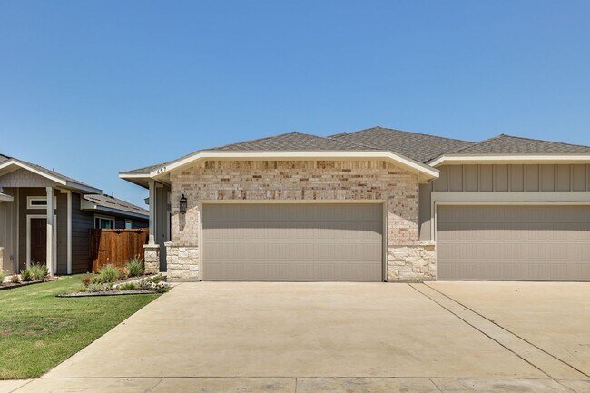 Foto del edificio - 657 Blackland dr