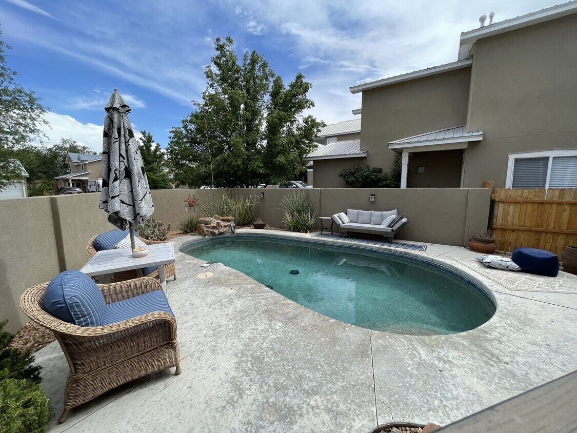 Foto del edificio - 1531 Phoenix Ave NW