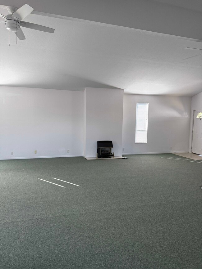 Building Photo - 3996 Dry Creek Rd