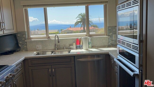 Foto del edificio - 3908 Castlerock Rd