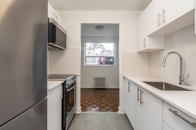 Photo du bâtiment - 12 Bater Ave