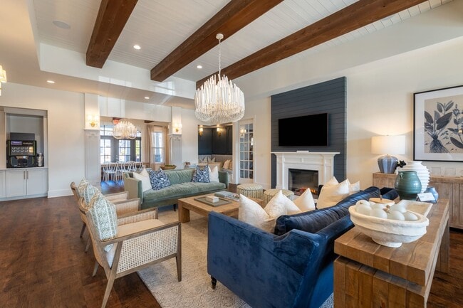 Foto del edificio - Luxe and Legends at Morganton Park Apartment Homes