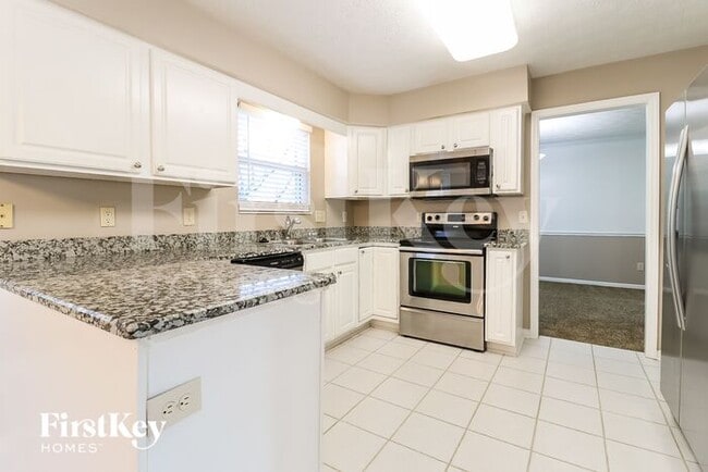 Building Photo - 9934 Stonebridge Dr