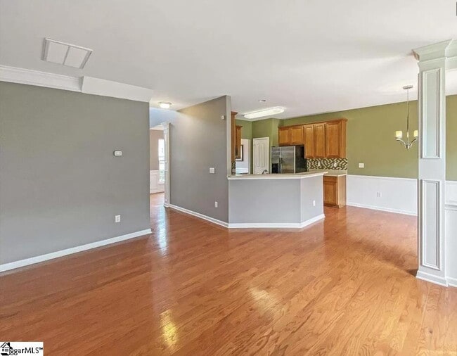 Building Photo - 203 Knoll Ridge Dr