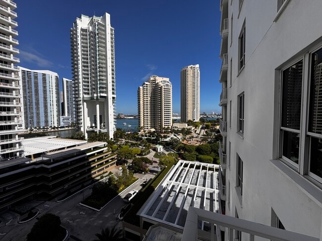 Building Photo - 701 Brickell Key Blvd