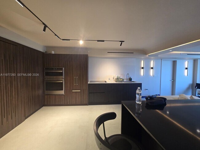 Foto del edificio - 6820 Indian Creek Dr