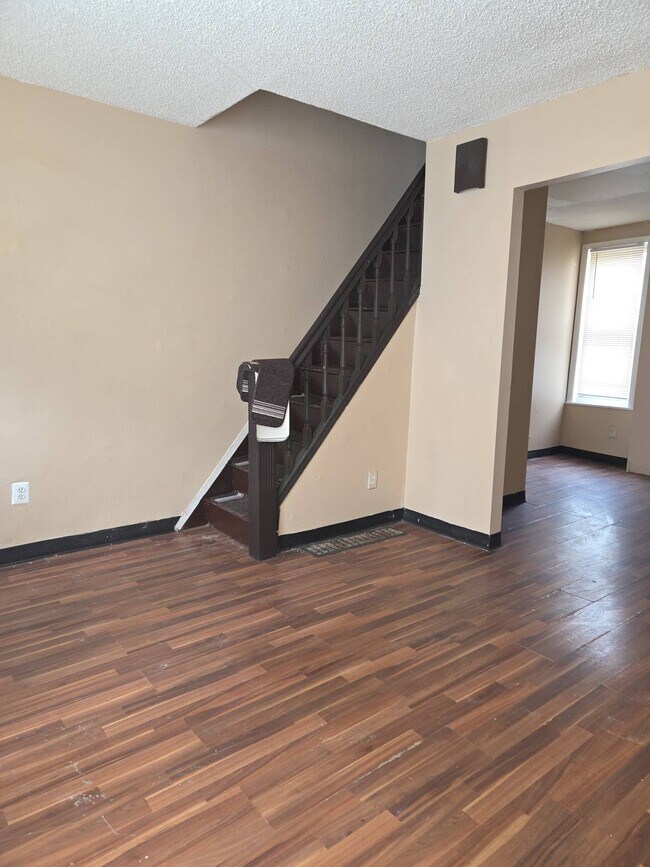 Foto del edificio - 2219 Winton St