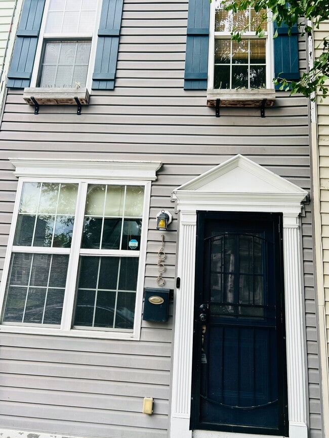 Building Photo - 1656 Kramer St NE