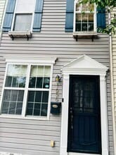 Building Photo - 1656 Kramer St NE