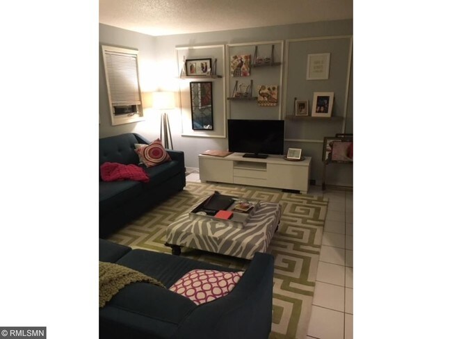 Foto del interior - 601 Monroe St NE
