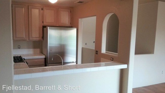 Building Photo - 12813 Carriage Heights Way